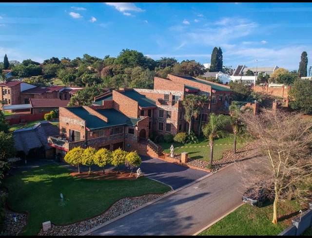 6 BEDROOM HOUSE FOR SALE IN HELDERKRUIN VIEW